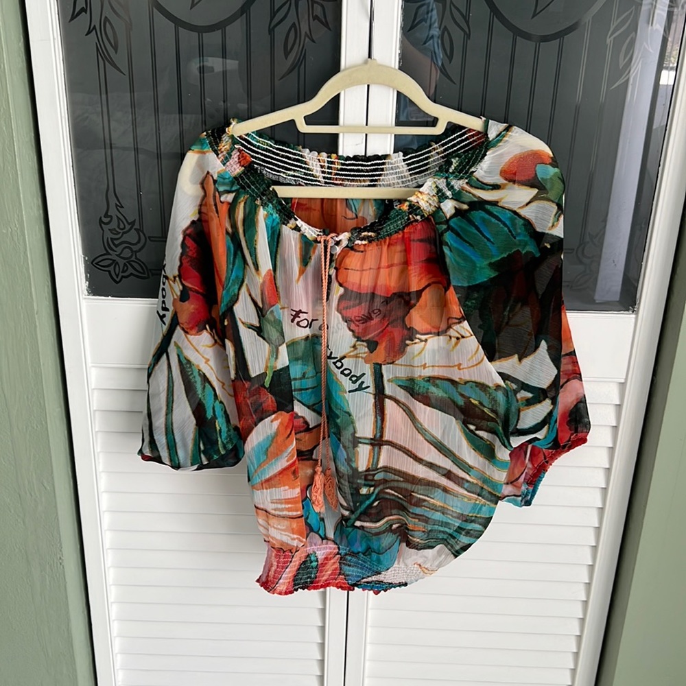 Small/ Medium light mid sleeve shirt